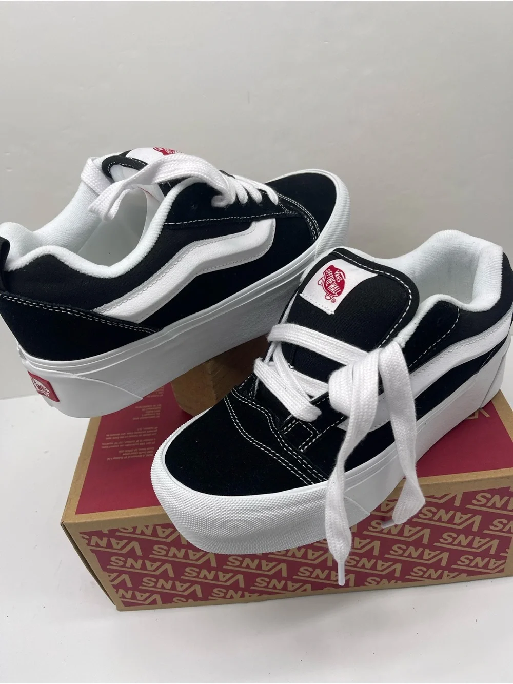 Vans WMNS Sz 7.5 Knu Stack Black/True White VN000CP66BT Platform Sneakers